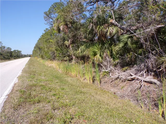 a picture of a bench