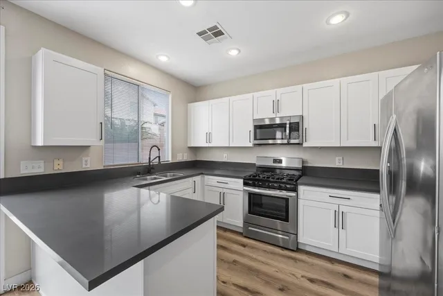 $2,350 | 9522 Windborne Avenue, Las Vegas, NV 89147