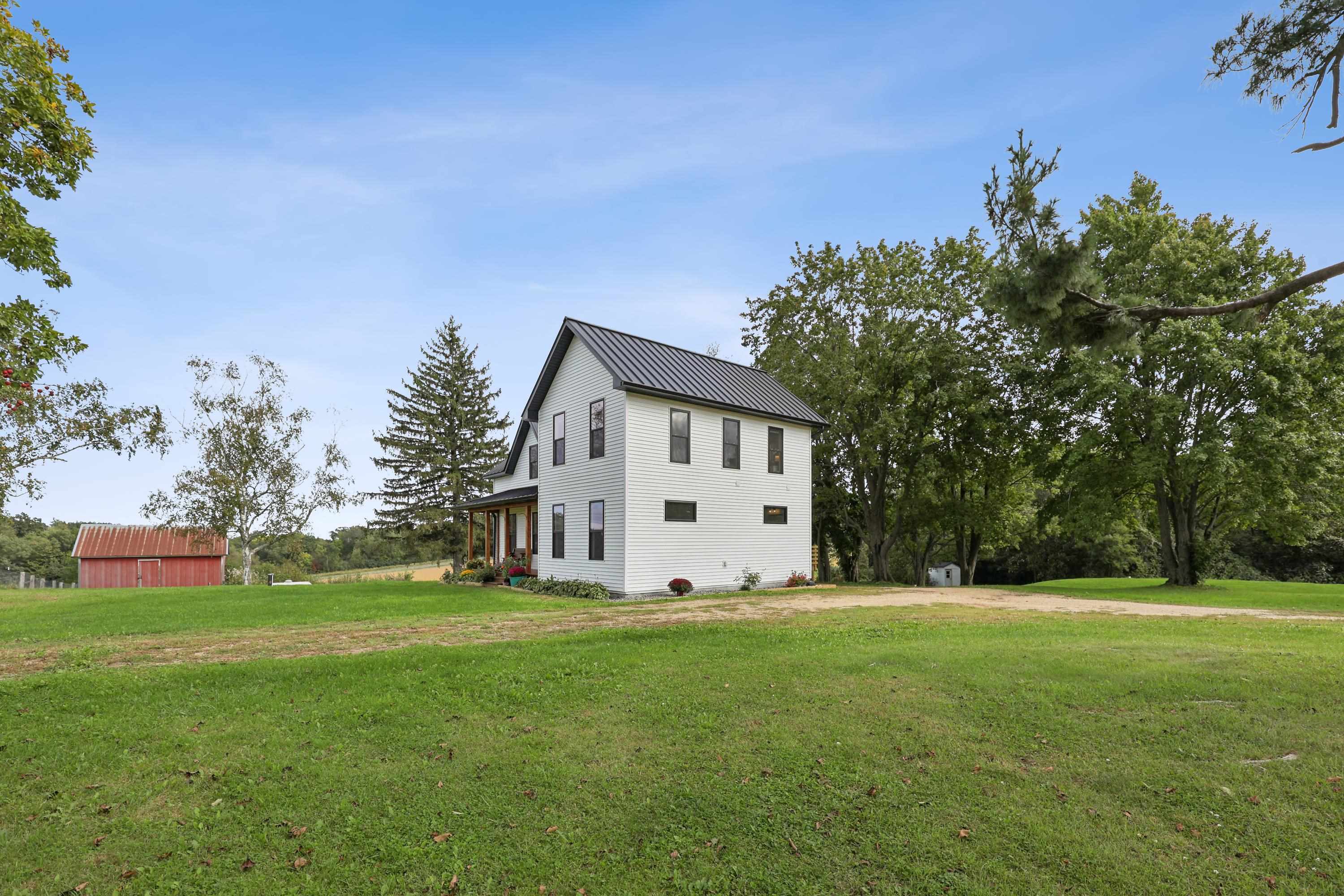 E4915 Herritz Road Reedsburg, WI 53959 - Photo 7 of 81 Gallery Image 7