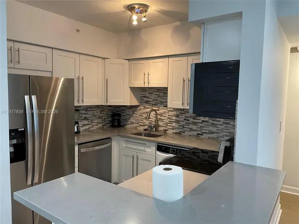 $3,300 | 1500 Bay Road, Unit 1566S, Miami Beach, FL 33139
