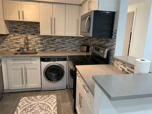 $3,300 | 1500 Bay Road, Unit 1566S, Miami Beach, FL 33139
