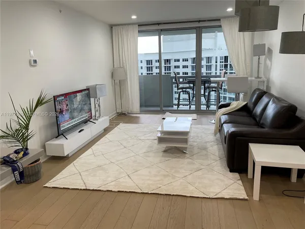 $3,300 | 1500 Bay Road, Unit 1566S, Miami Beach, FL 33139