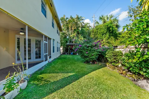 $895,000 | 9905 Coronado Lake Drive, Boynton Beach, FL 33437
