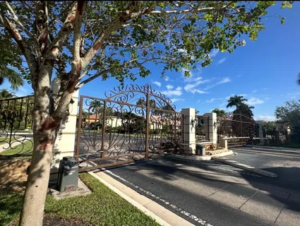 $895,000 | 9905 Coronado Lake Drive, Boynton Beach, FL 33437