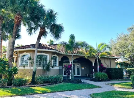 $895,000 | 9905 Coronado Lake Drive, Boynton Beach, FL 33437