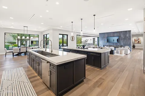 $9,950,000 | 6210 East Keim Drive, Paradise Valley, AZ 85253