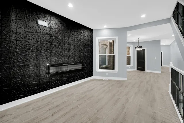 $725,000 | 4343 South Ellis Avenue, Chicago, IL 60653