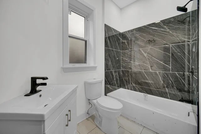 $725,000 | 4343 South Ellis Avenue, Chicago, IL 60653