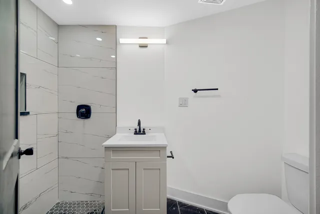 $725,000 | 4343 South Ellis Avenue, Chicago, IL 60653