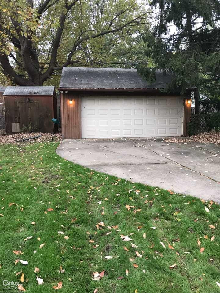 1349 Roslyn Road Grosse Pointe Woods, MI 48236 - Photo 14 of 14