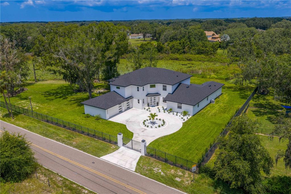 2202 Newberger Road Lutz, FL 33549 - Photo 4 of 48