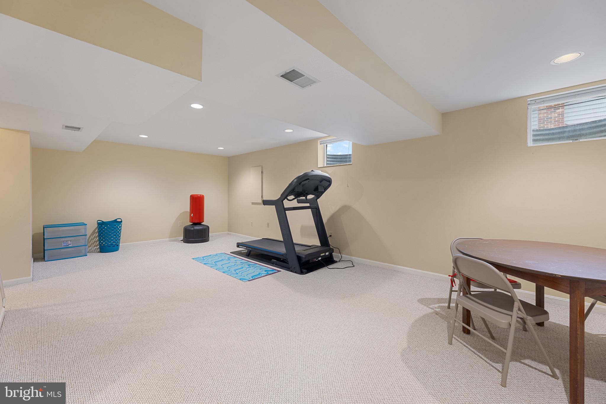 6189 Hidden Canyon Road Centreville, VA 20120 - Photo 37 of 48