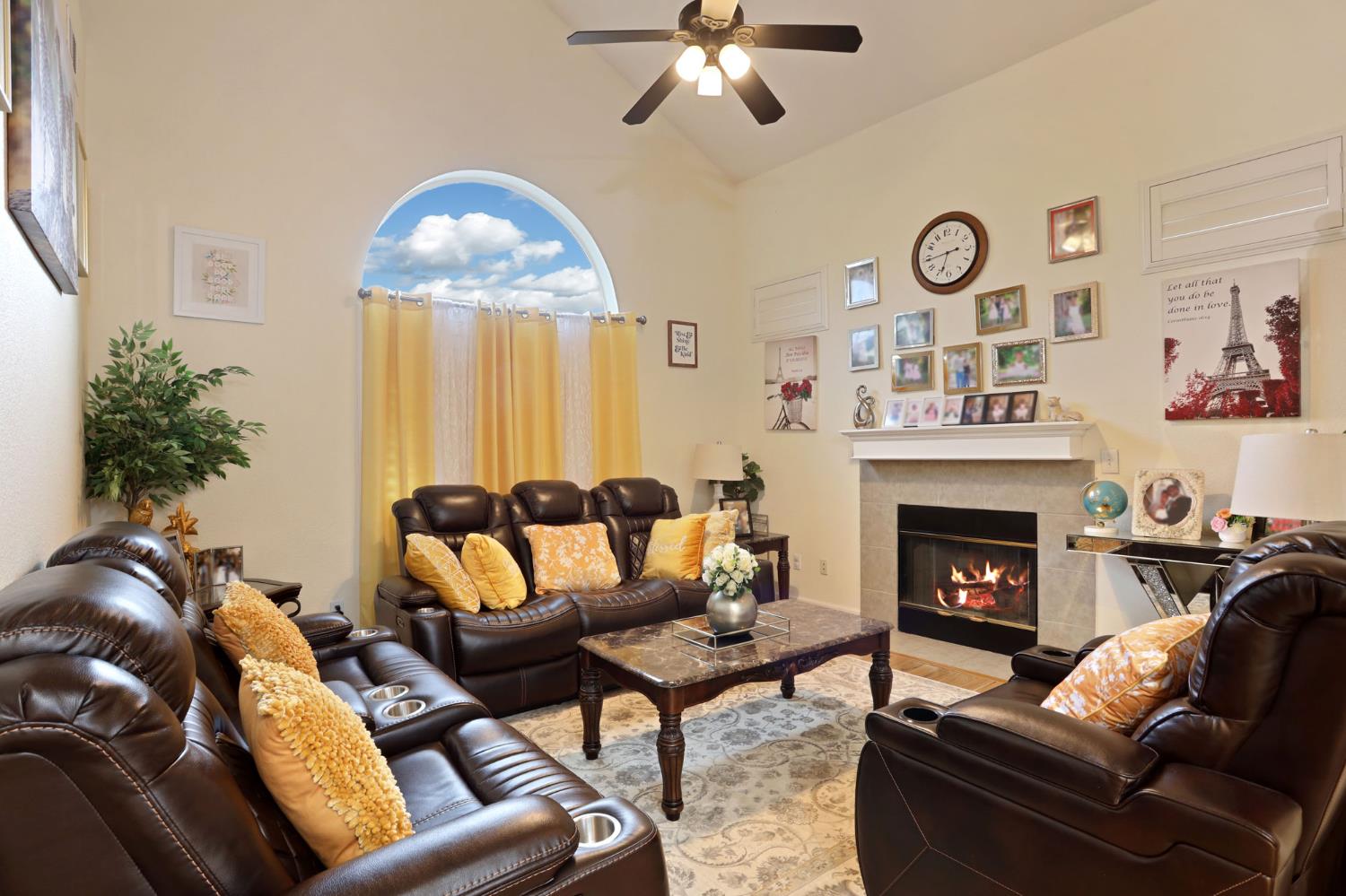 1186 Kay Circle Turlock, CA 95382 - Photo 4 of 28