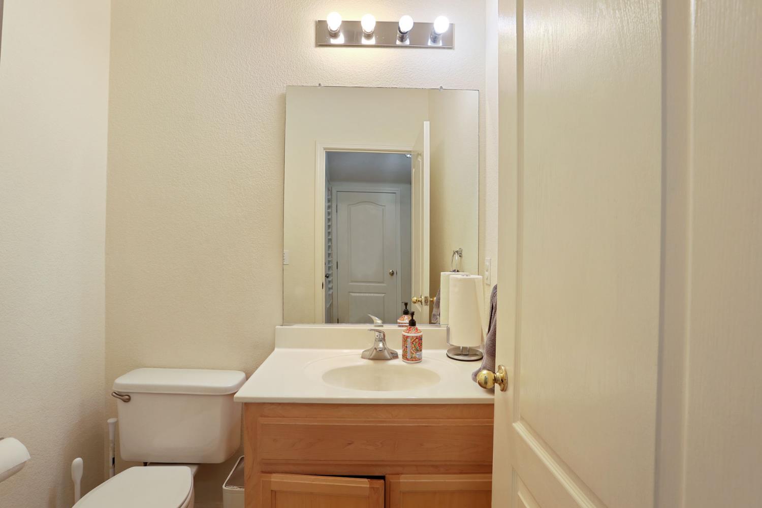 1186 Kay Circle Turlock, CA 95382 - Photo 7 of 28