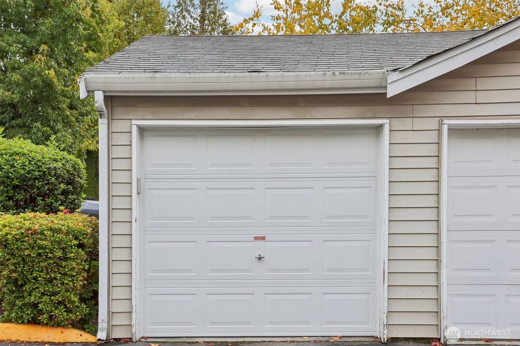 2009 196th Street Southeast, Unit E302 Bothell, WA 98012 - Photo 18 of 21 a close view of dresser