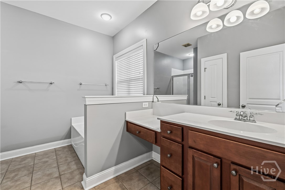 305 Lakeview Drive Pooler, GA 31322 - Photo 23 of 41 Bathroom attached to bedroom #2