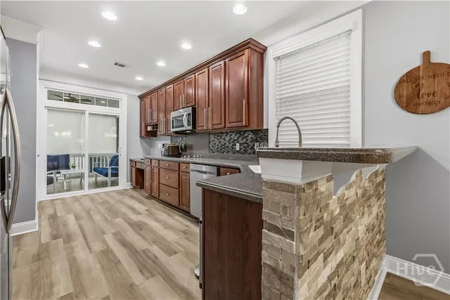 $325,000 | 305 Lakeview Drive, Pooler, GA 31322