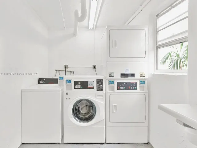 $1,850 | 6886 North Kendall Drive, Unit D101, Pinecrest, FL 33156