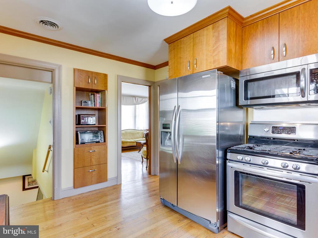1220 Ten Oaks Road Baltimore, MD 21227 - Photo 35 of 87 Gallery Image 35