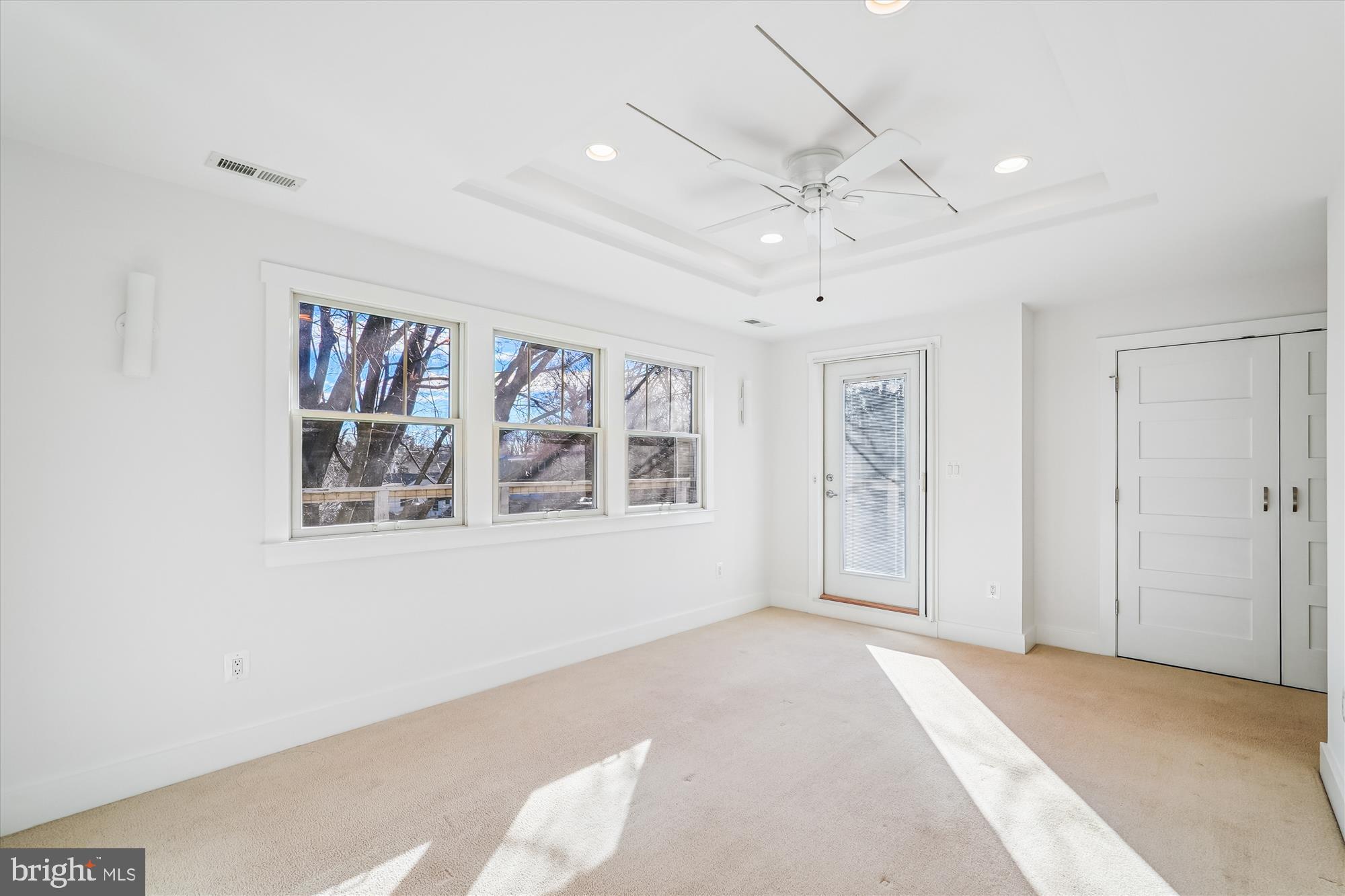 104 Pershing Avenue Northwest Leesburg, VA 20176 - Photo 18 of 36 a view of livingroom with window