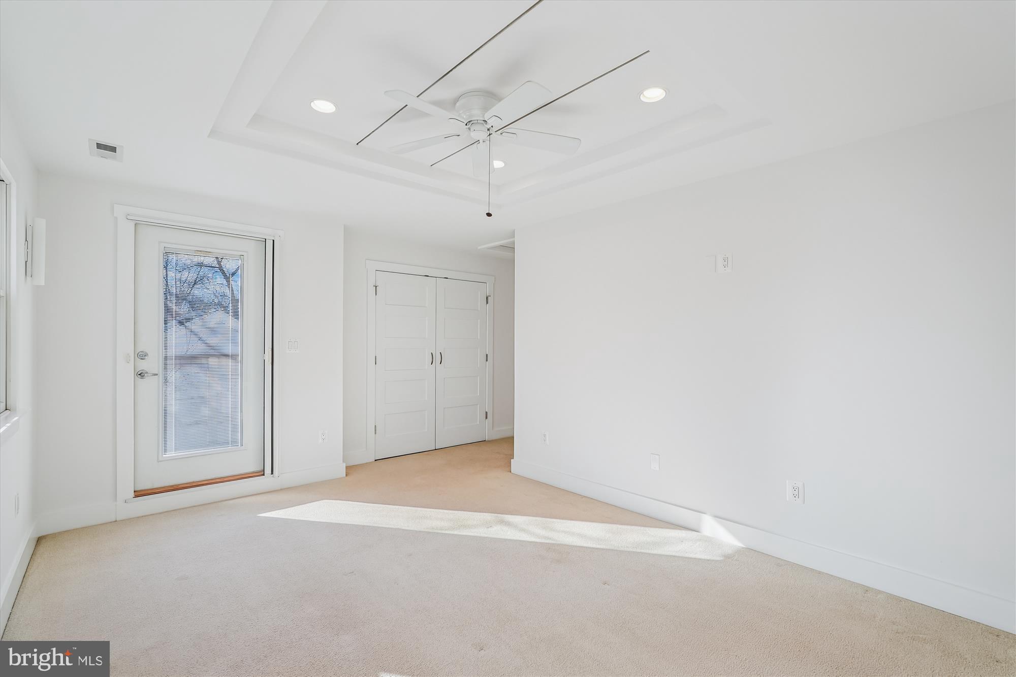 104 Pershing Avenue Northwest Leesburg, VA 20176 - Photo 20 of 36 a view of an empty room