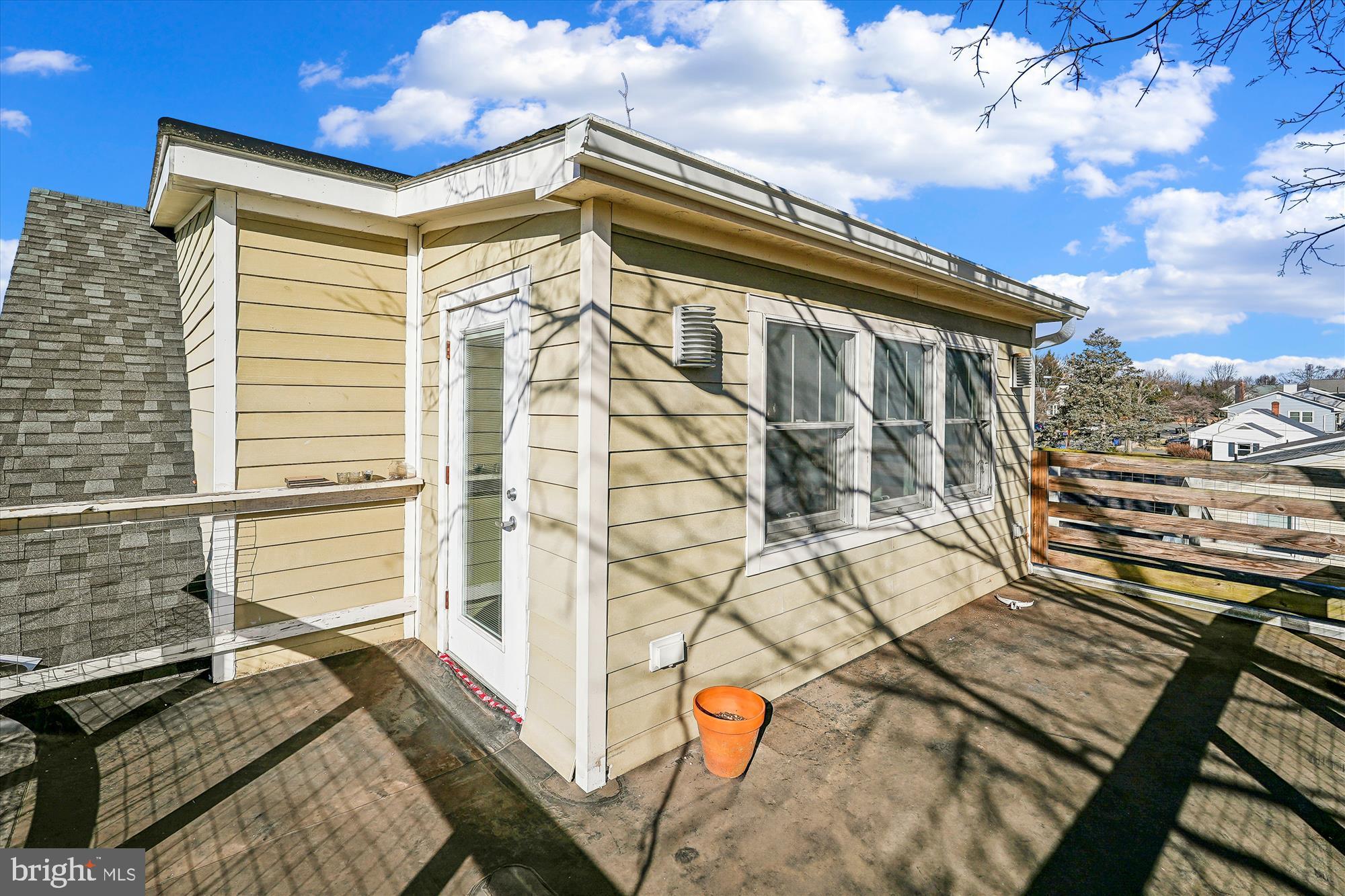 104 Pershing Avenue Northwest Leesburg, VA 20176 - Photo 22 of 36 a front view of a house