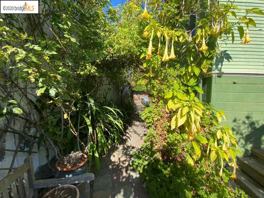 2124 Fifth Street Berkeley, CA 94710 - Photo 23 of 25 a view of a garden