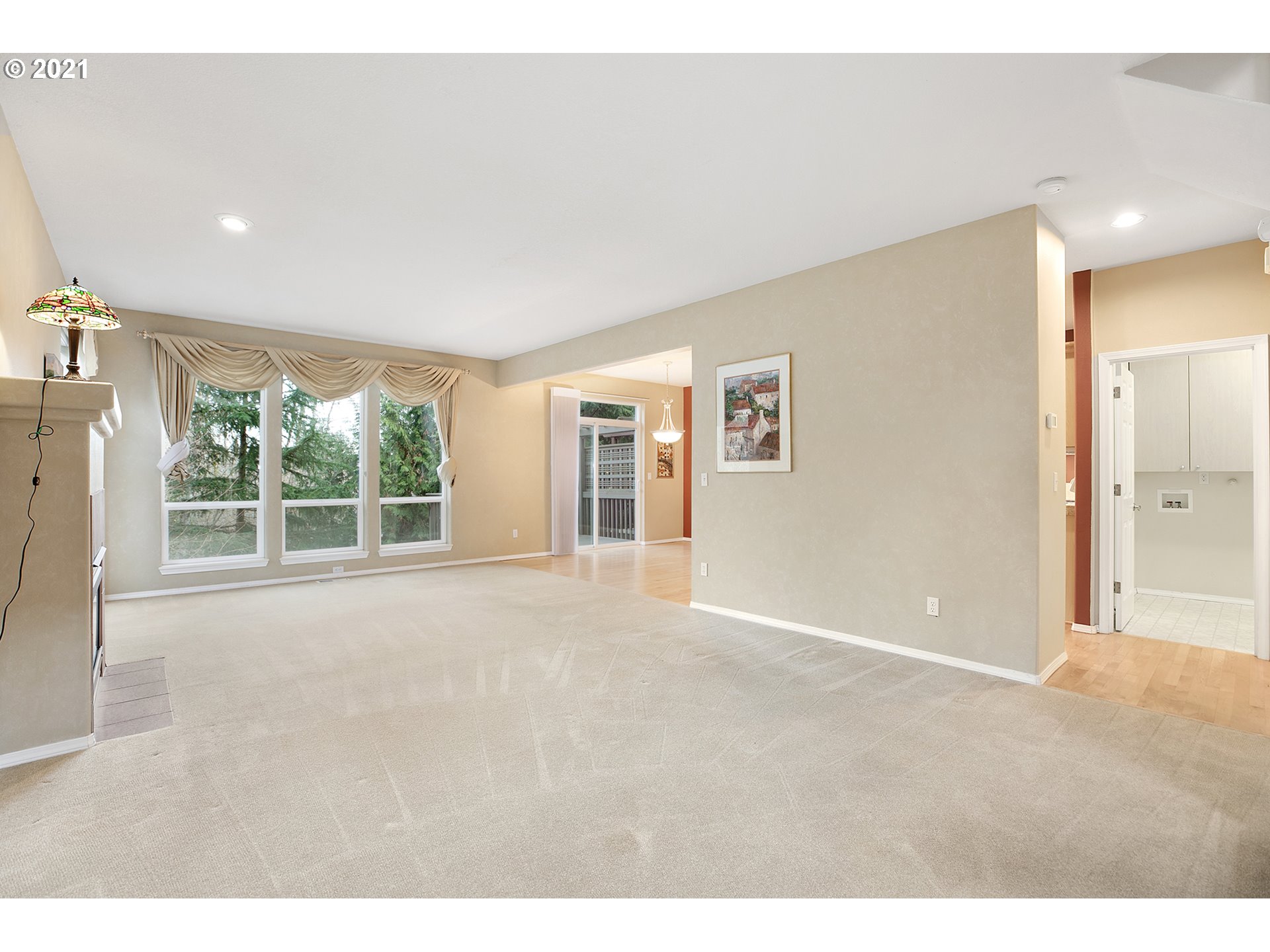 3737 Southwest Stephenson Street Portland, OR 97219 - Photo 3 of 23 Gallery Image 3