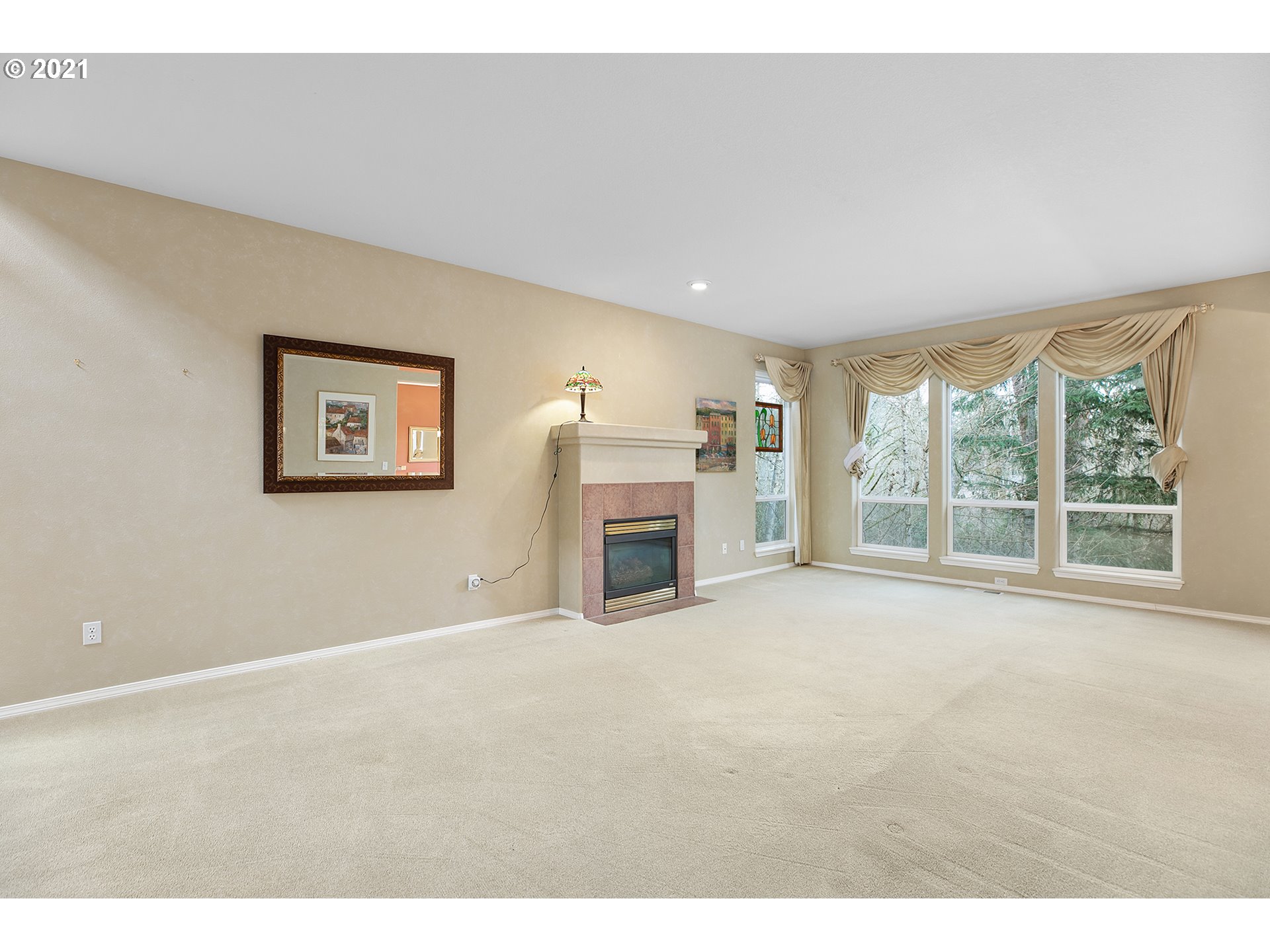 3737 Southwest Stephenson Street Portland, OR 97219 - Photo 4 of 23 Gallery Image 4