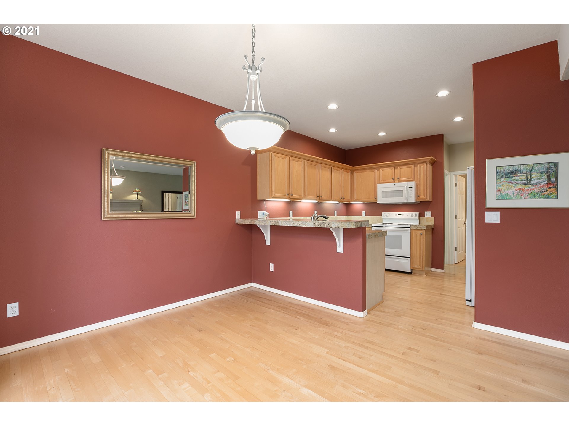 3737 Southwest Stephenson Street Portland, OR 97219 - Photo 9 of 23 Gallery Image 9