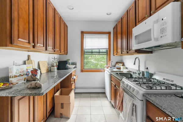 $1,950 | 623 Whitney Avenue, Unit 9, New Haven, CT 06511