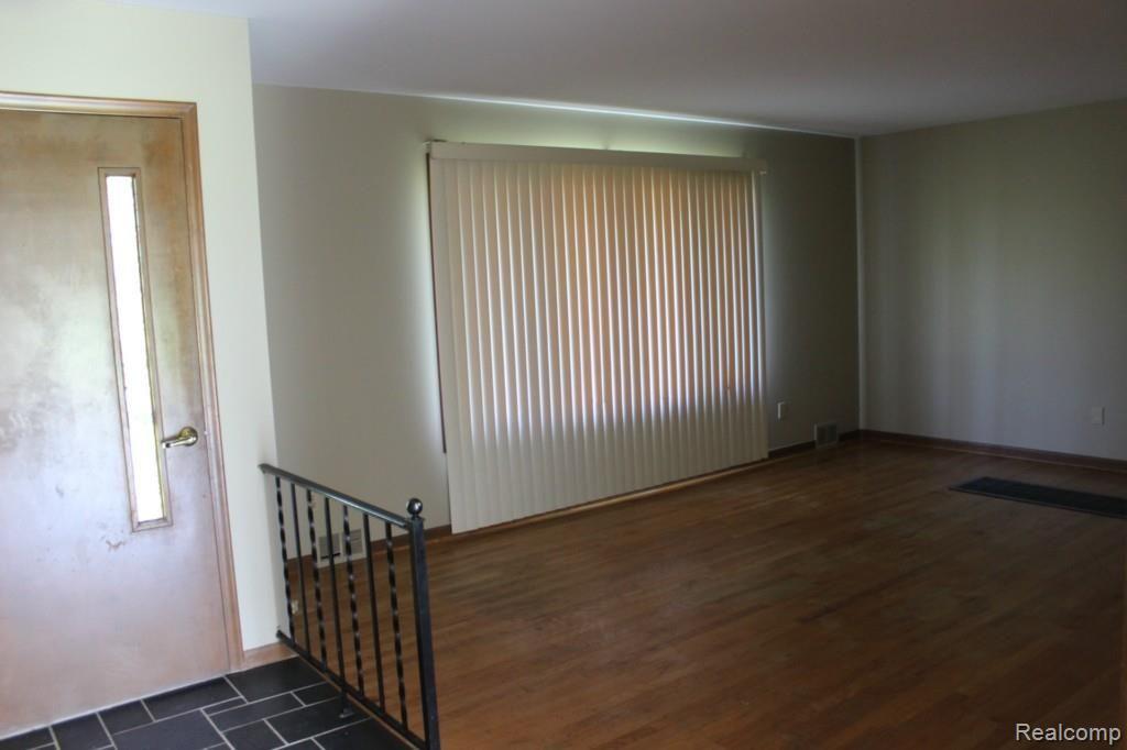 69341 Wolcott Road Armada, MI 48005 - Photo 3 of 20