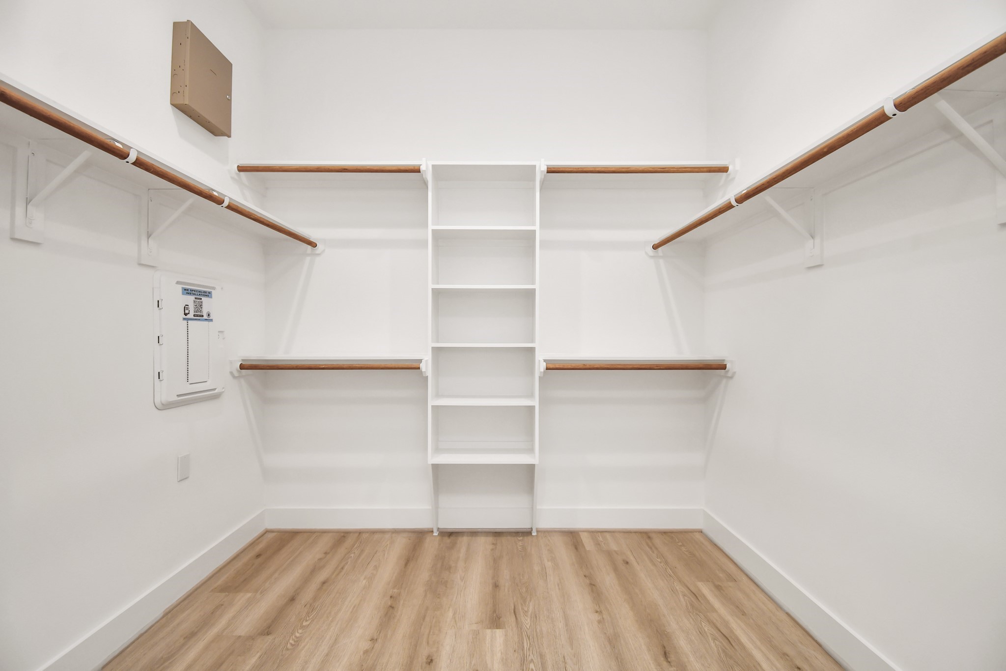 2335 Eagle Street Houston, TX 77004 - Photo 23 of 26 a view of a room with shelf on the wall