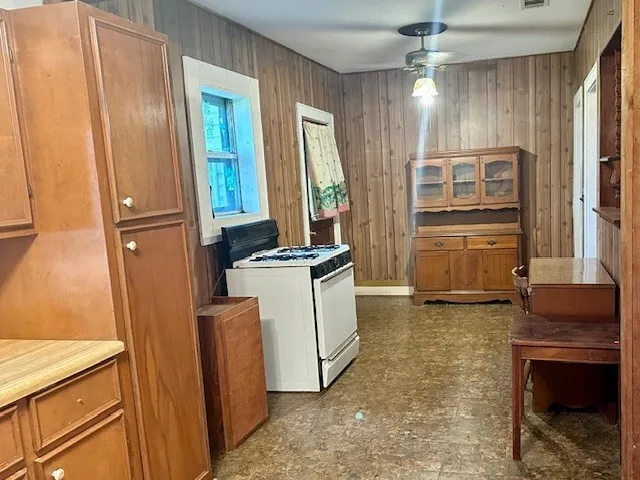 $299,000 | 10115 Chmelik Road, Fairchilds, TX 77461