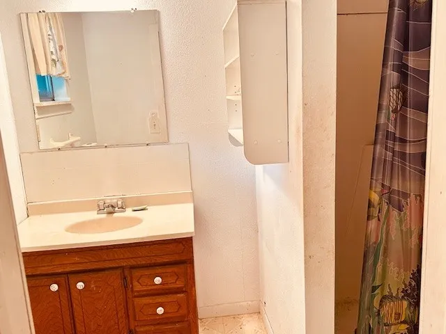 $299,000 | 10115 Chmelik Road, Fairchilds, TX 77461