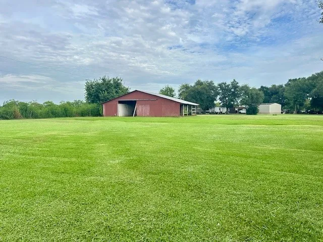 $299,000 | 10115 Chmelik Road, Fairchilds, TX 77461