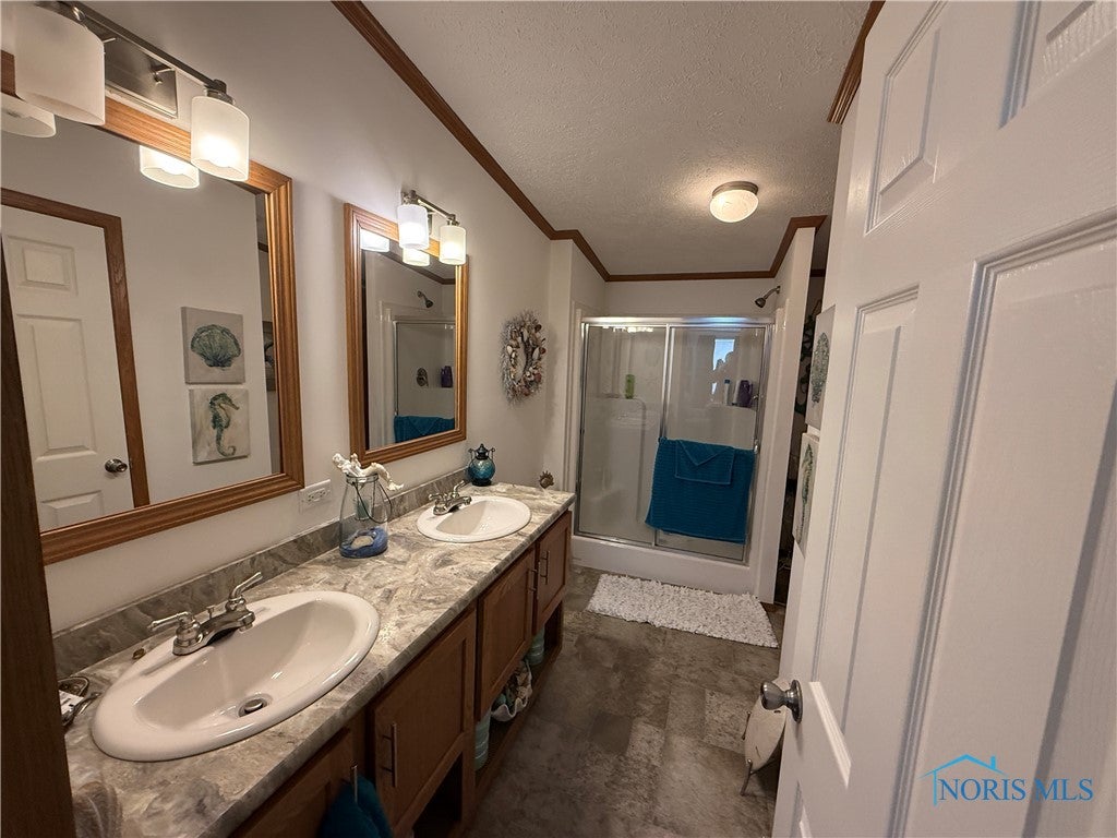 30630 Drouillard Road, Unit 361 Walbridge, OH 43465 - Photo 9 of 14 Primary Bath