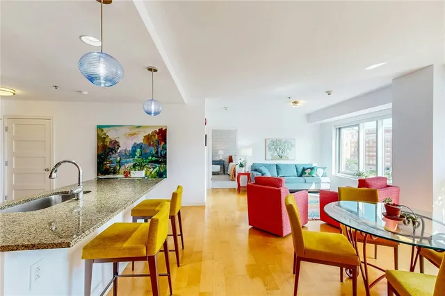 $525,000 | 100 Exchange Street, Unit 501, Providence, RI 02903