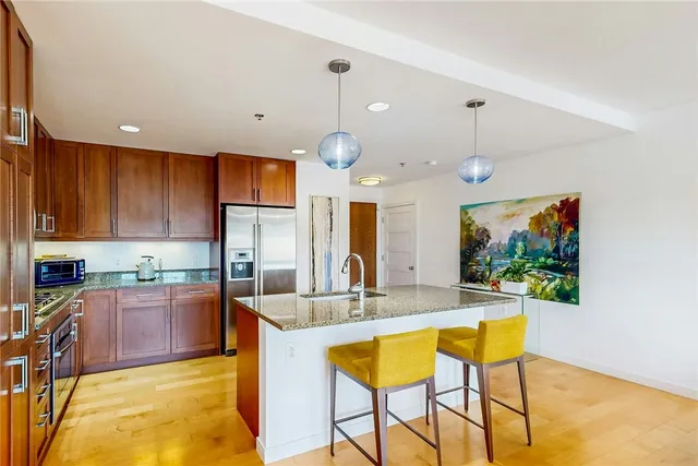 $525,000 | 100 Exchange Street, Unit 501, Providence, RI 02903