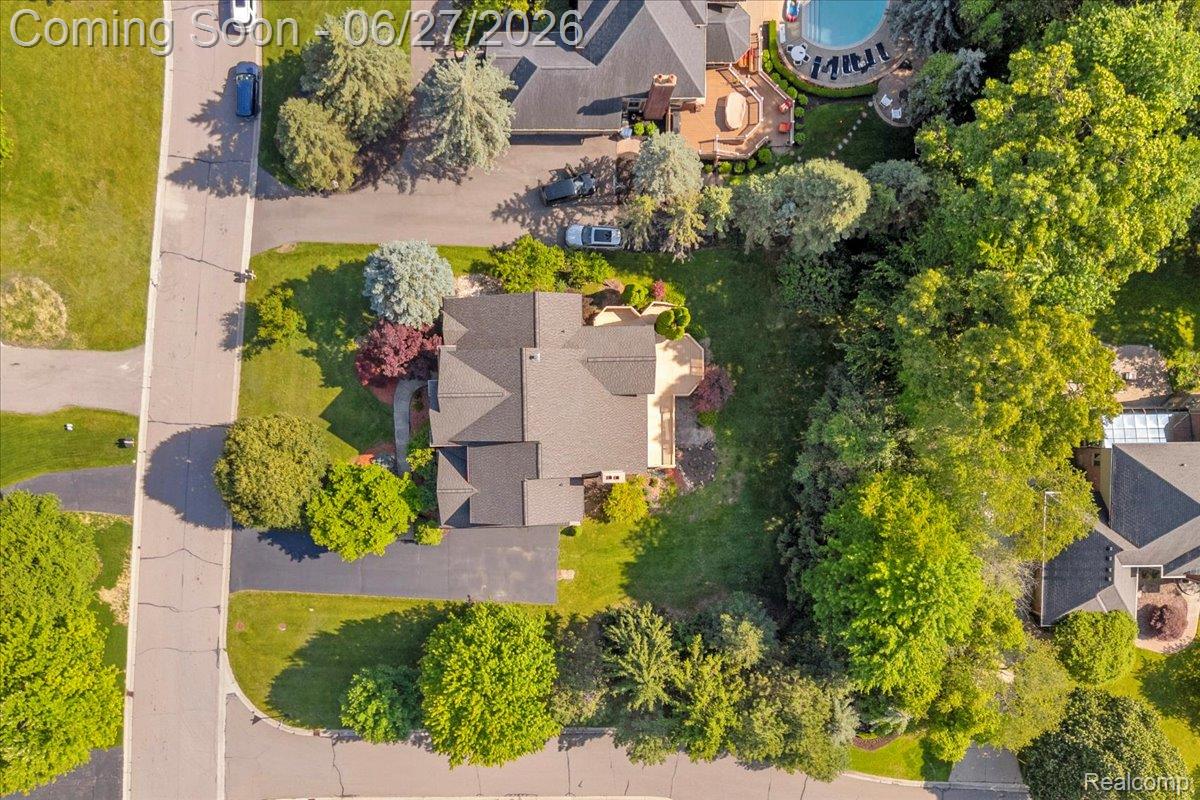 1781 Westridge Drive Rochester, MI 48306 - Photo 10 of 56 63-1781 Westridge Dr_62.jpg