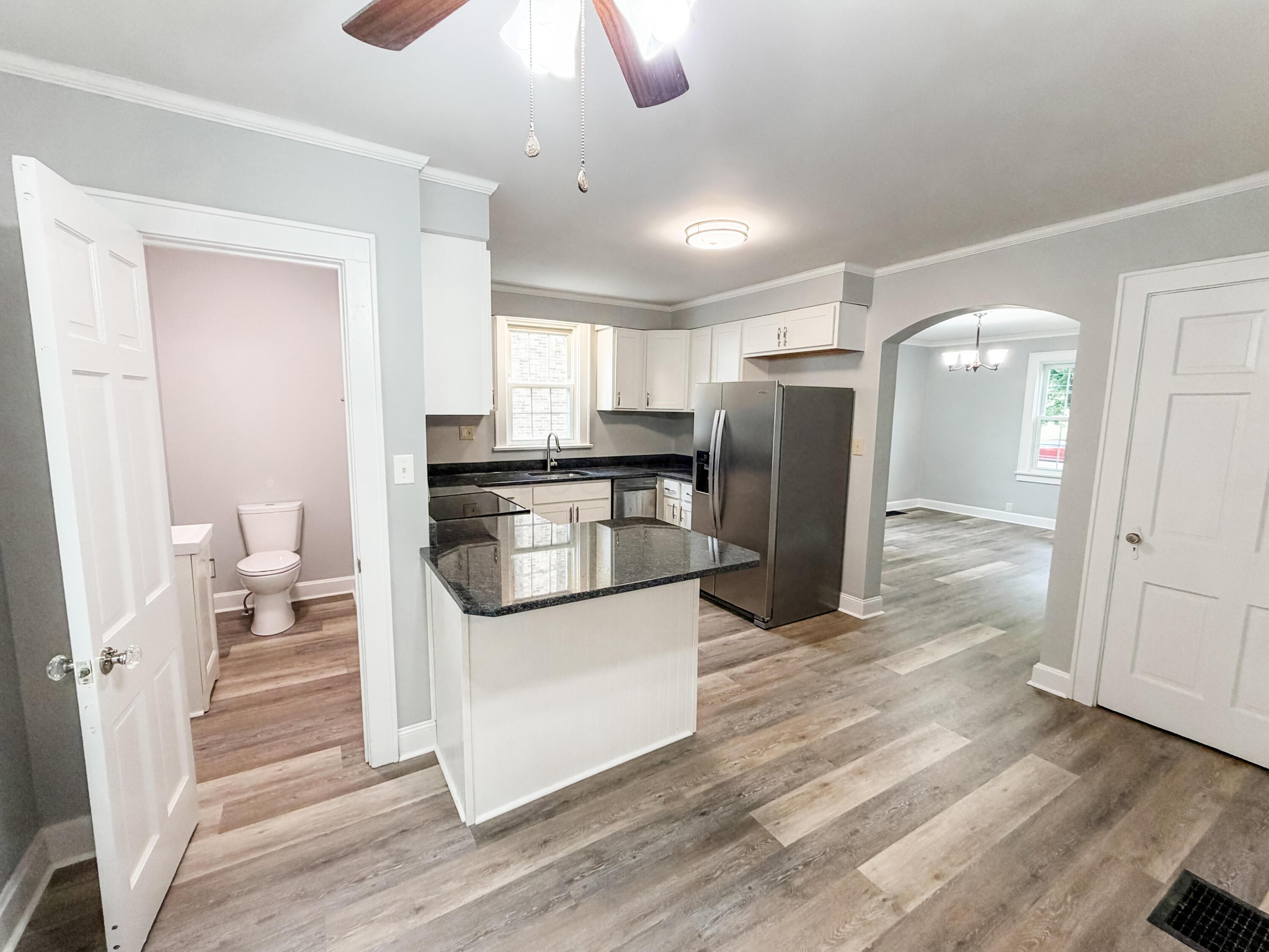 1693 Baltimore Road Northwest Lancaster, OH 43130 - Photo 2 of 38 Kitchen