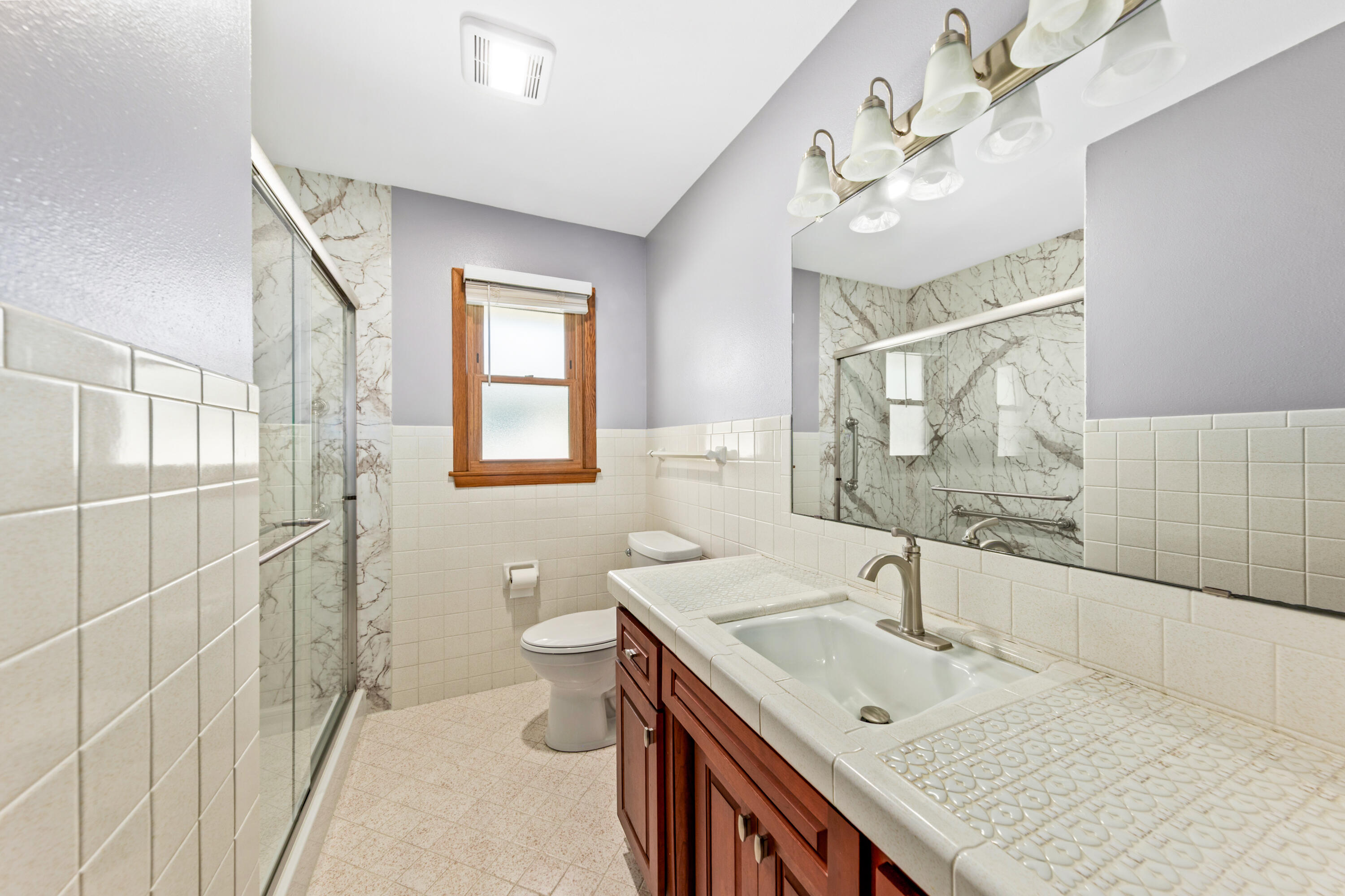 4052 North 89th Street Milwaukee, WI 53222 - Photo 21 of 36 4052 N 89th St-22