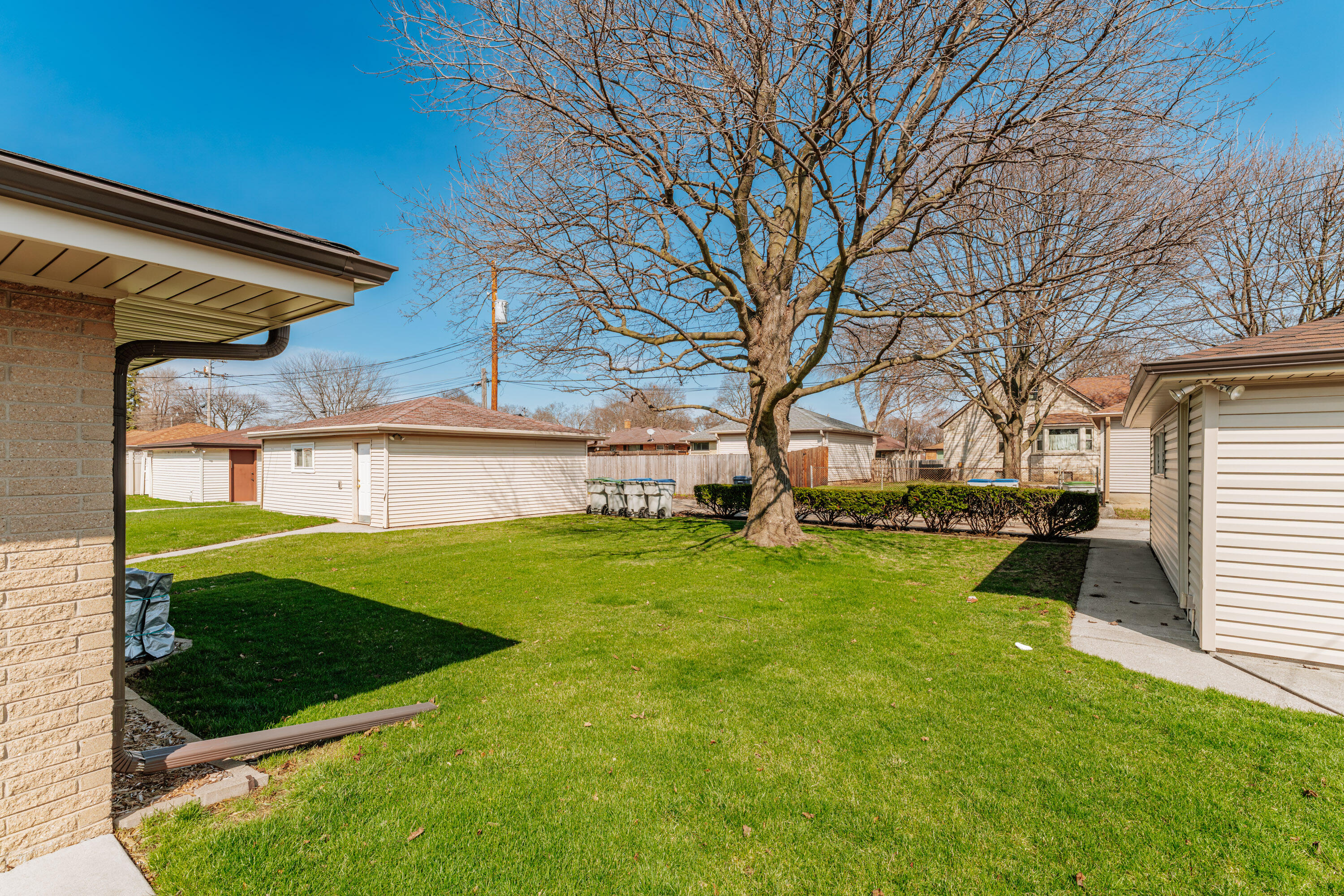 4052 North 89th Street Milwaukee, WI 53222 - Photo 33 of 36 4052 N 89th St-34