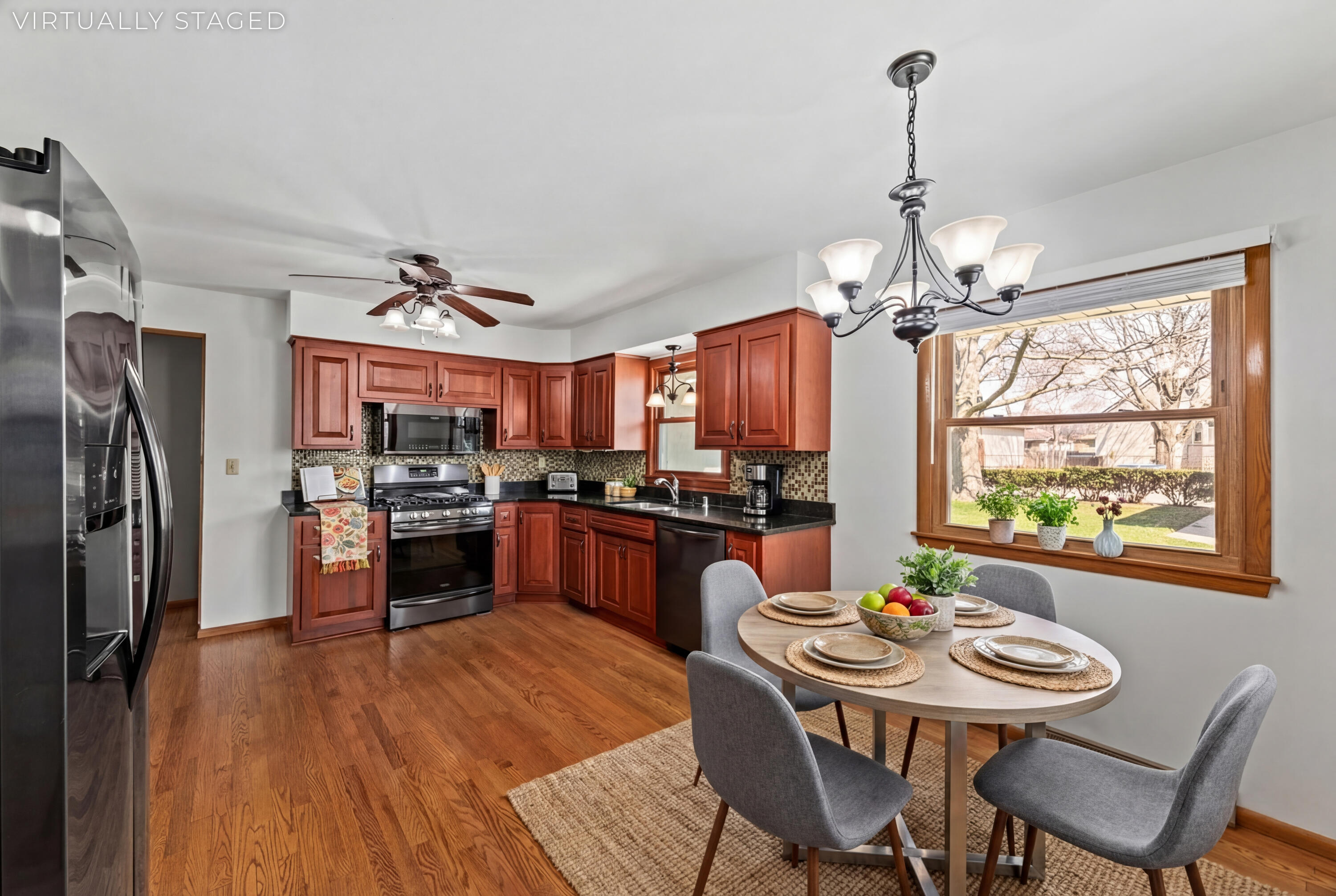 4052 North 89th Street Milwaukee, WI 53222 - Photo 9 of 36 4052 N 89th St-10