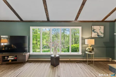 $750,000 | 7 Arapaho Road, Brookfield, CT 06804