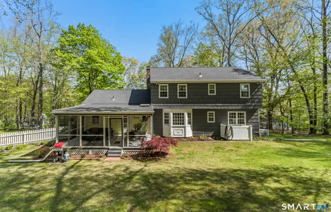 $750,000 | 7 Arapaho Road, Brookfield, CT 06804