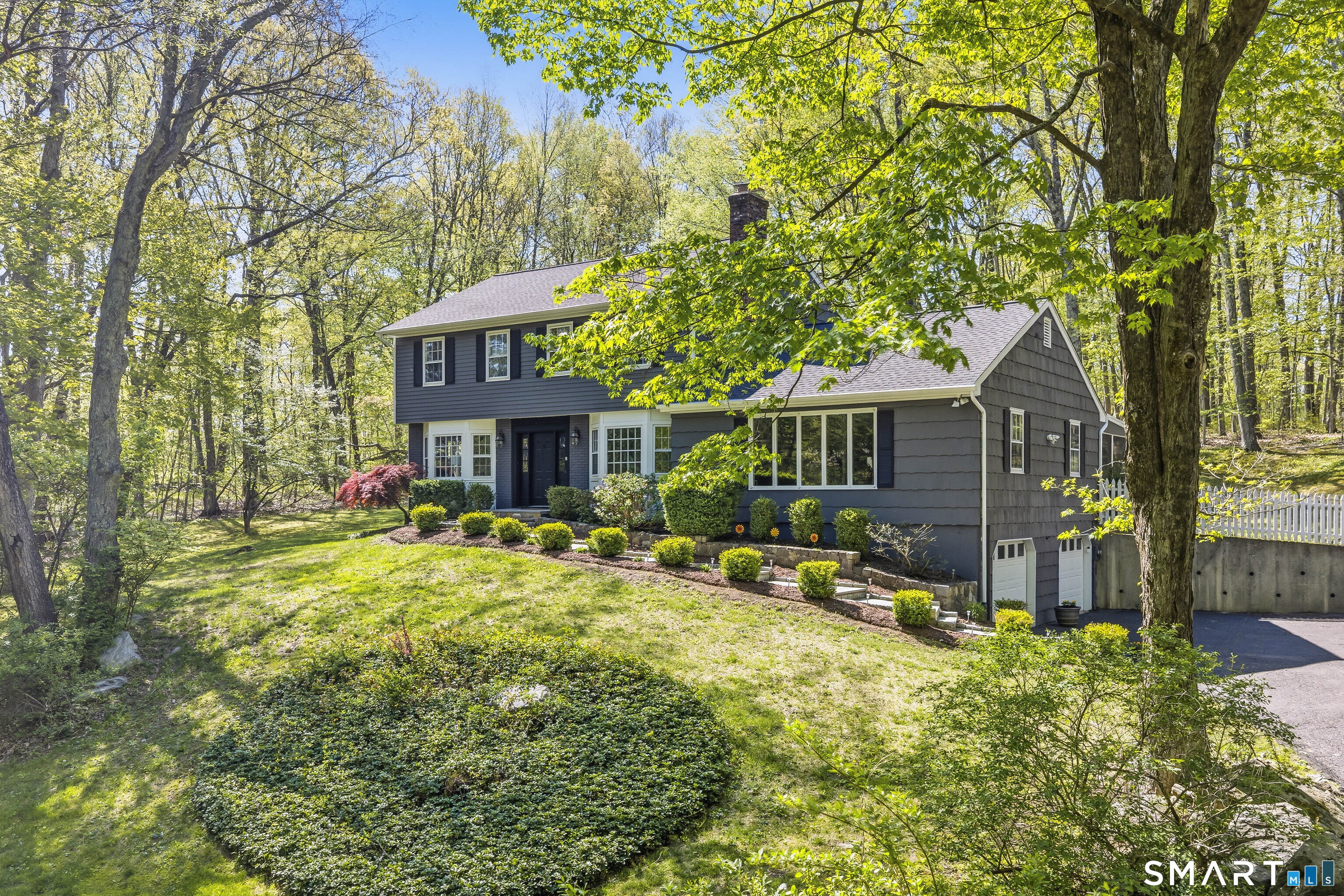 7 Arapaho Road Brookfield, CT 06804 - Photo 2 of 39