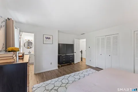 $750,000 | 7 Arapaho Road, Brookfield, CT 06804
