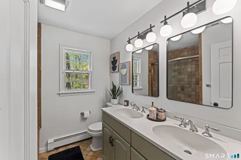 $750,000 | 7 Arapaho Road, Brookfield, CT 06804