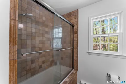 $750,000 | 7 Arapaho Road, Brookfield, CT 06804